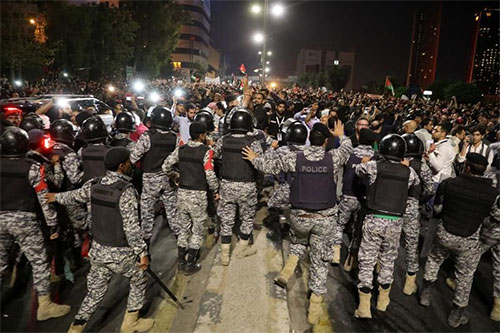 Nueva noche de protestas en Jordania a pesar de la dimisión del primer ministro